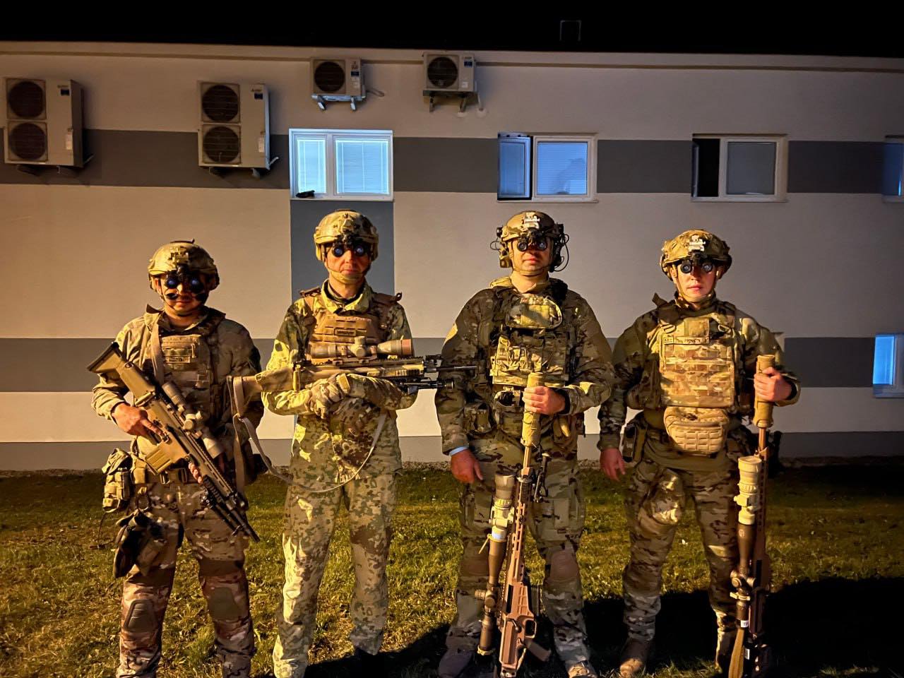 У Києві відкрили меморіальну дошку снайперу ГУР «Артан» Валерію Нетудихатці