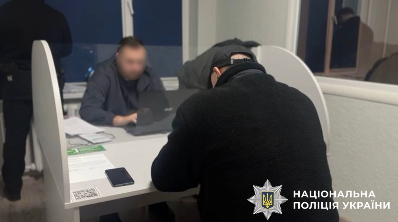 Одинадцять вогнепальних поранень: на Київщині група осіб розстріляла чоловіка на кладовищі - фото 2