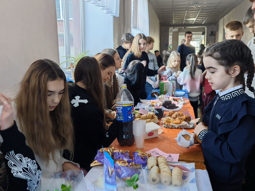 Вінницький ліцей №4 зібрав допомогу воїнам із трьох бригад - фото 6