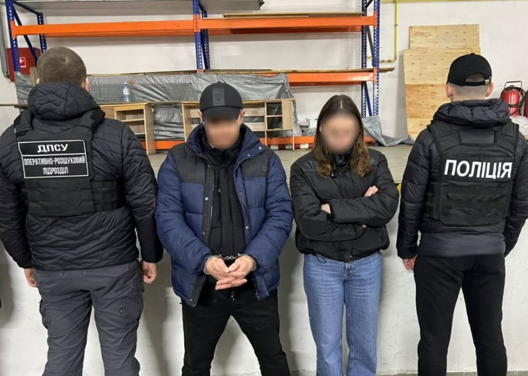 Метамфетамін на 9,5 млн грн: на кордоні зі Словаччиною викрито двох наркоділків