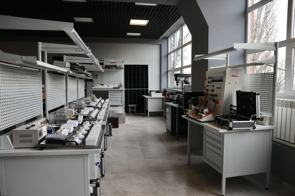 У Вінницькому коледжі створили сучасну майстерню для електромонтерів - фото 20