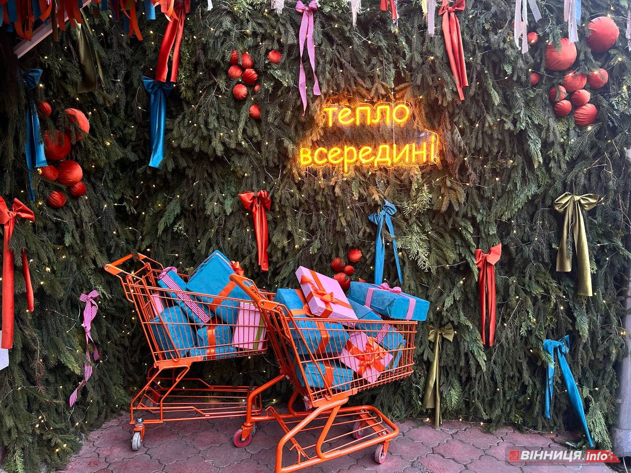 Де у Вінниці зробити фото біля новорічної ялинки: святкові локації міста - фото 2