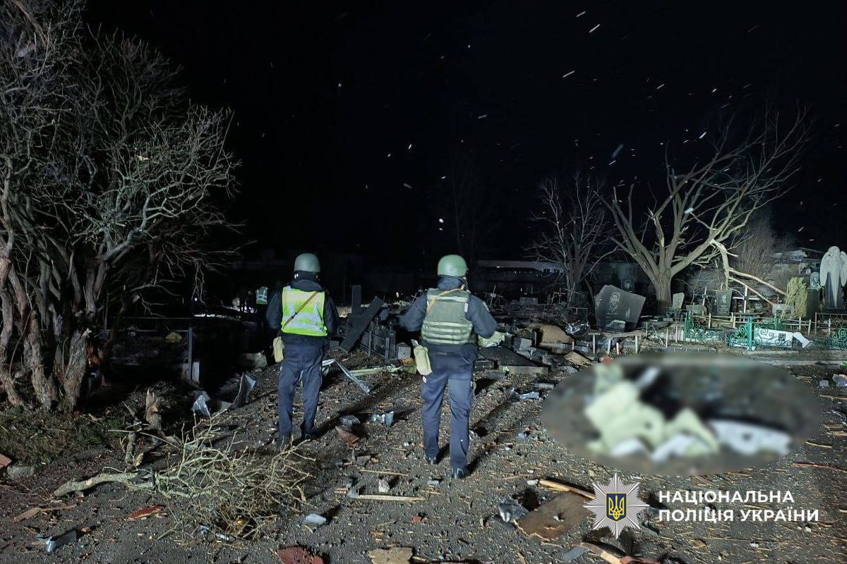 Одну людину поранено, пошкоджено заклад освіти та цвинтар: обстріл Черкаського району у Святвечір - фото 3