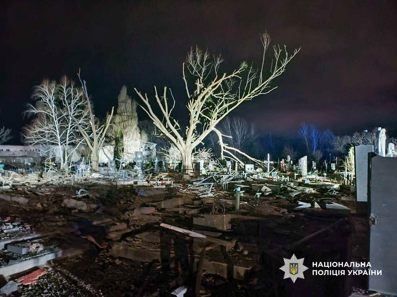 Одну людину поранено, пошкоджено заклад освіти та цвинтар: обстріл Черкаського району у Святвечір - фото 4