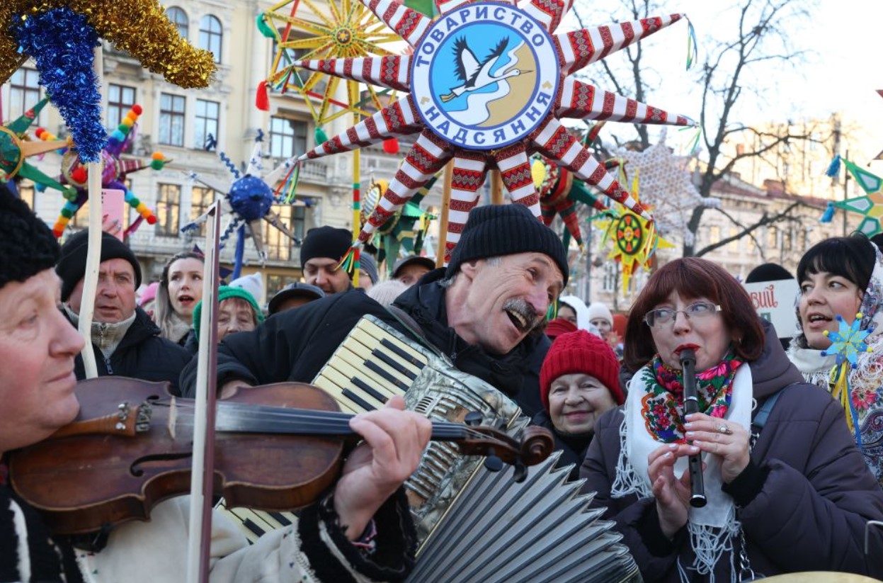 Жартівливі сучасні колядки про перемогу, генератор і повітряну тривогу