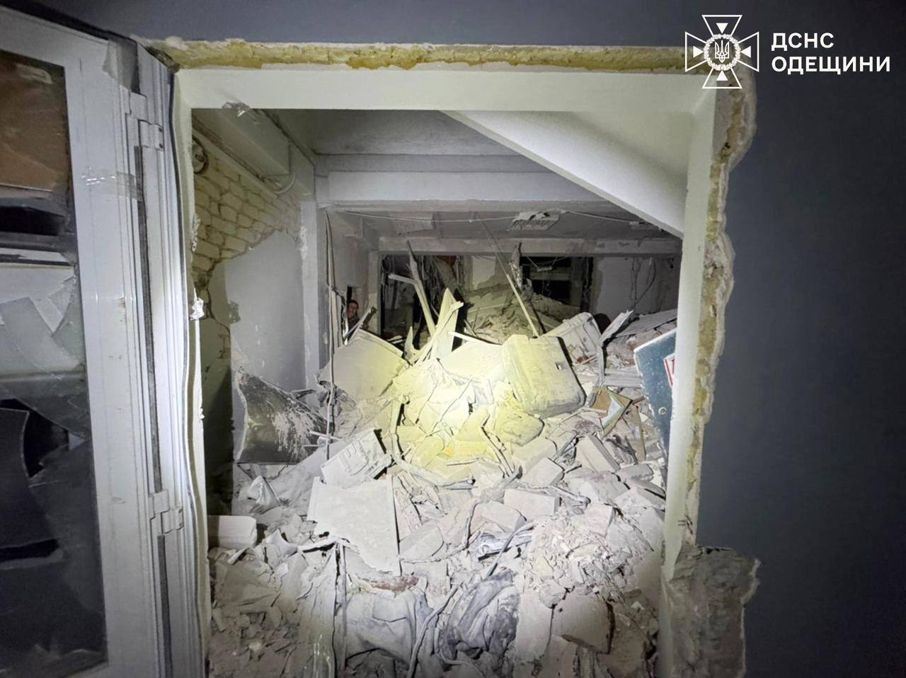 Вночі РФ знову атакувала портову інфраструктуру Одещини, з-під завалів дістали загиблого