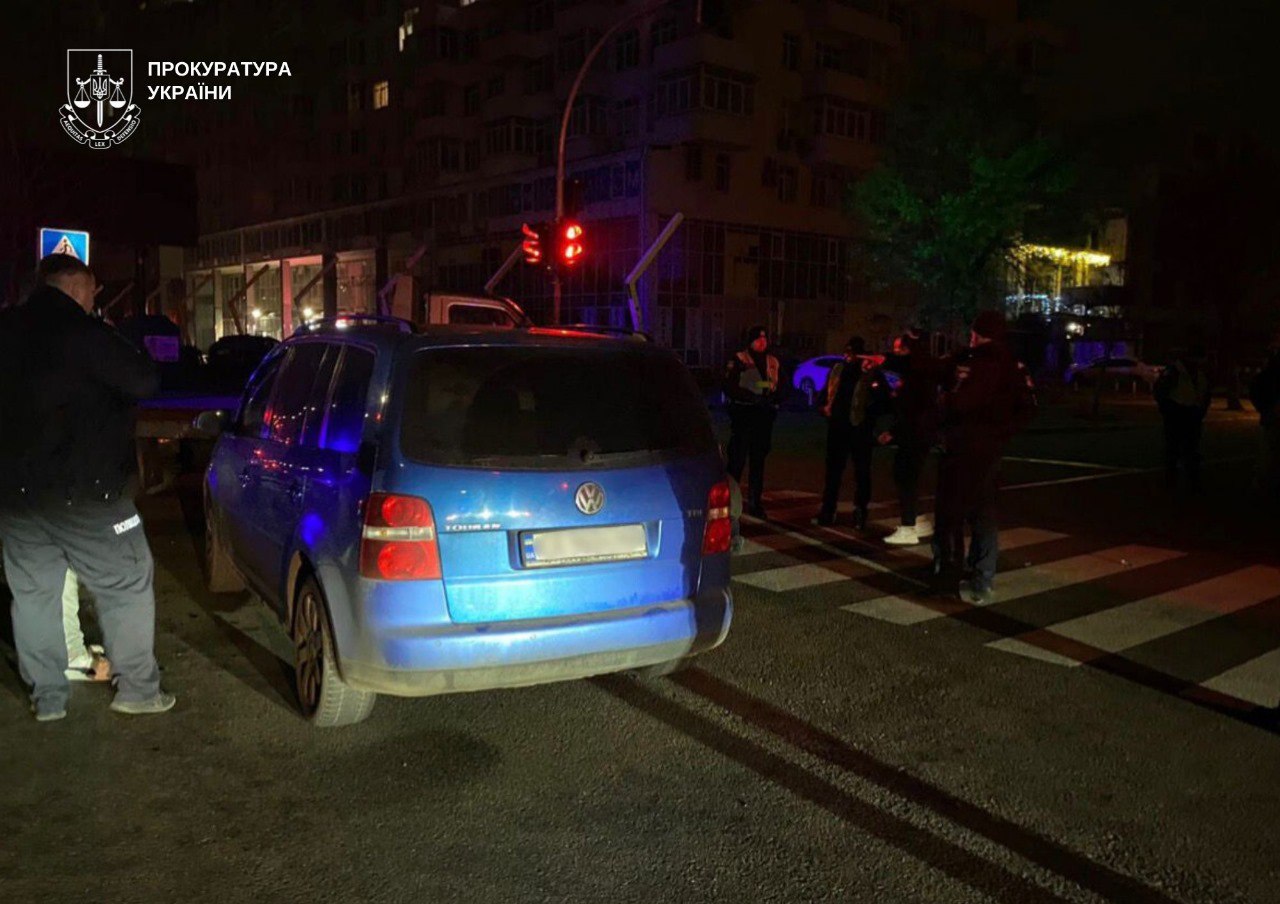 Позбавили волі таксиста та погрожували пістолетом поліцейському: у Києві затримали злочинців - фото 8