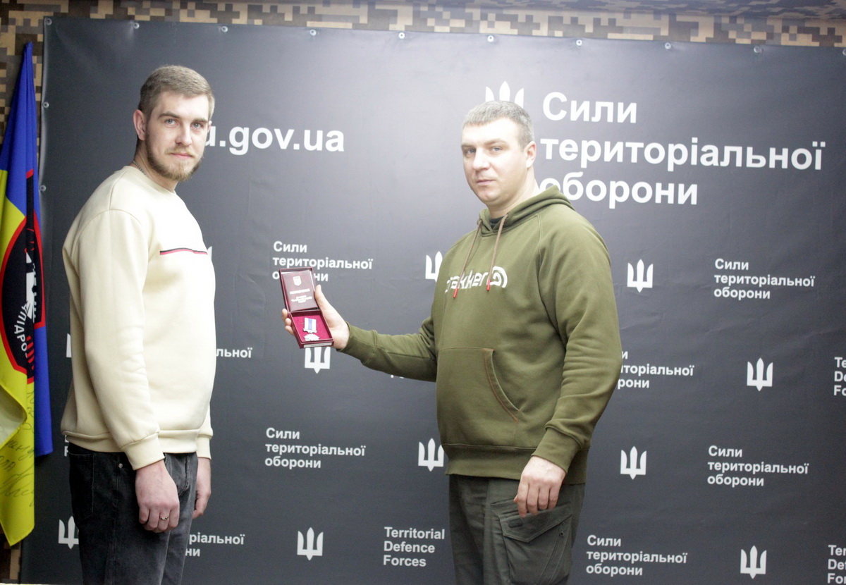 Командир вінницької 120-ї бригади вручив нагороди військовим - фото 9