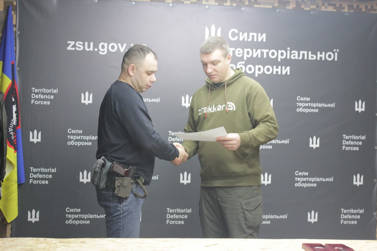 Командир вінницької 120-ї бригади вручив нагороди військовим - фото 7