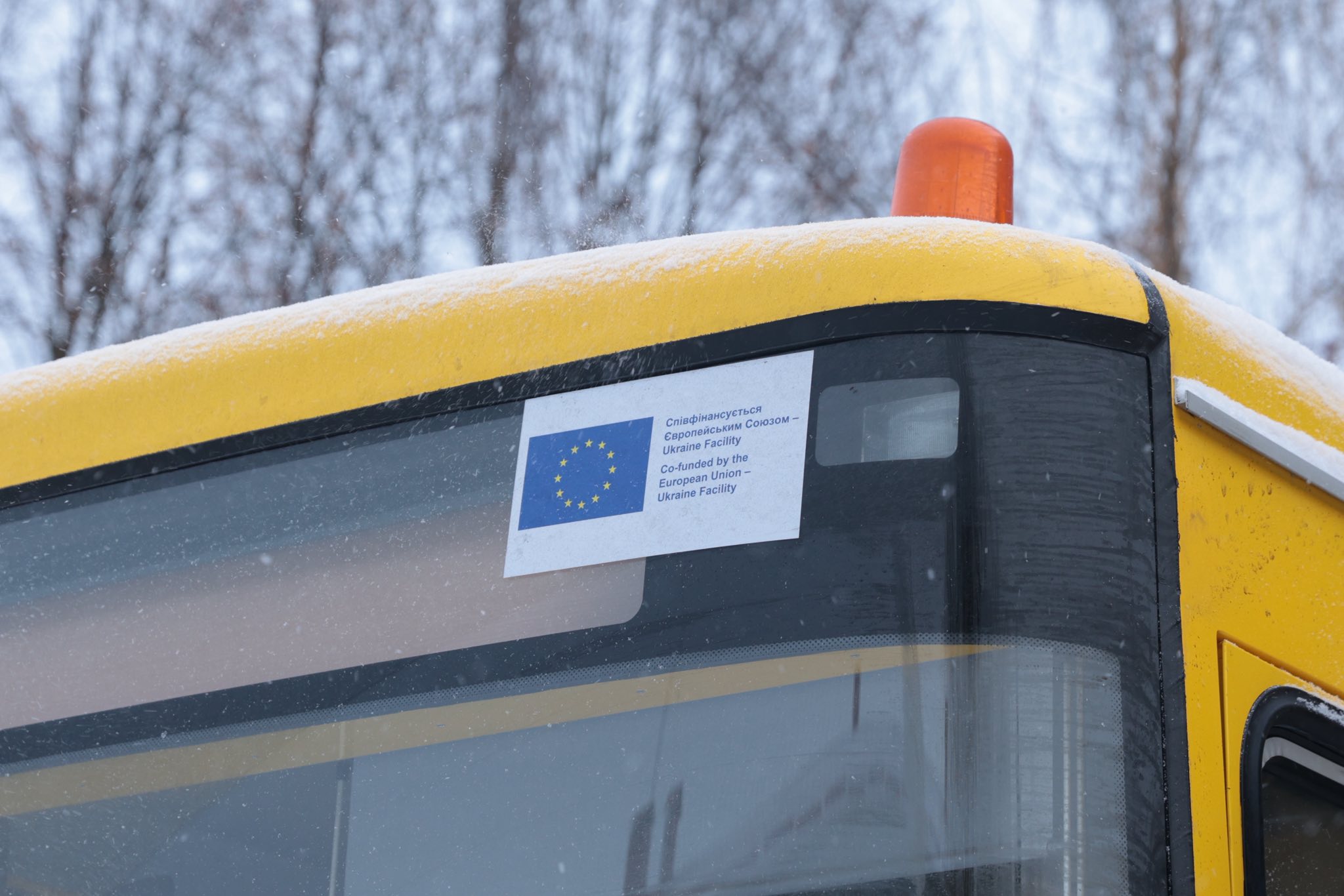 Для дев’яти громад Вінниччини передали 11 шкільних автобусів - фото 7