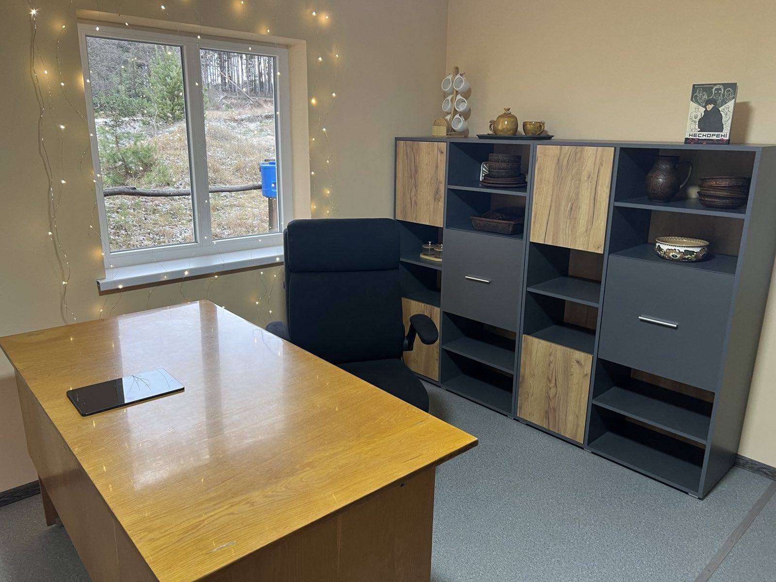 У селі на Вінниччині в будиночку зі зрубу облаштували ветеранський простір