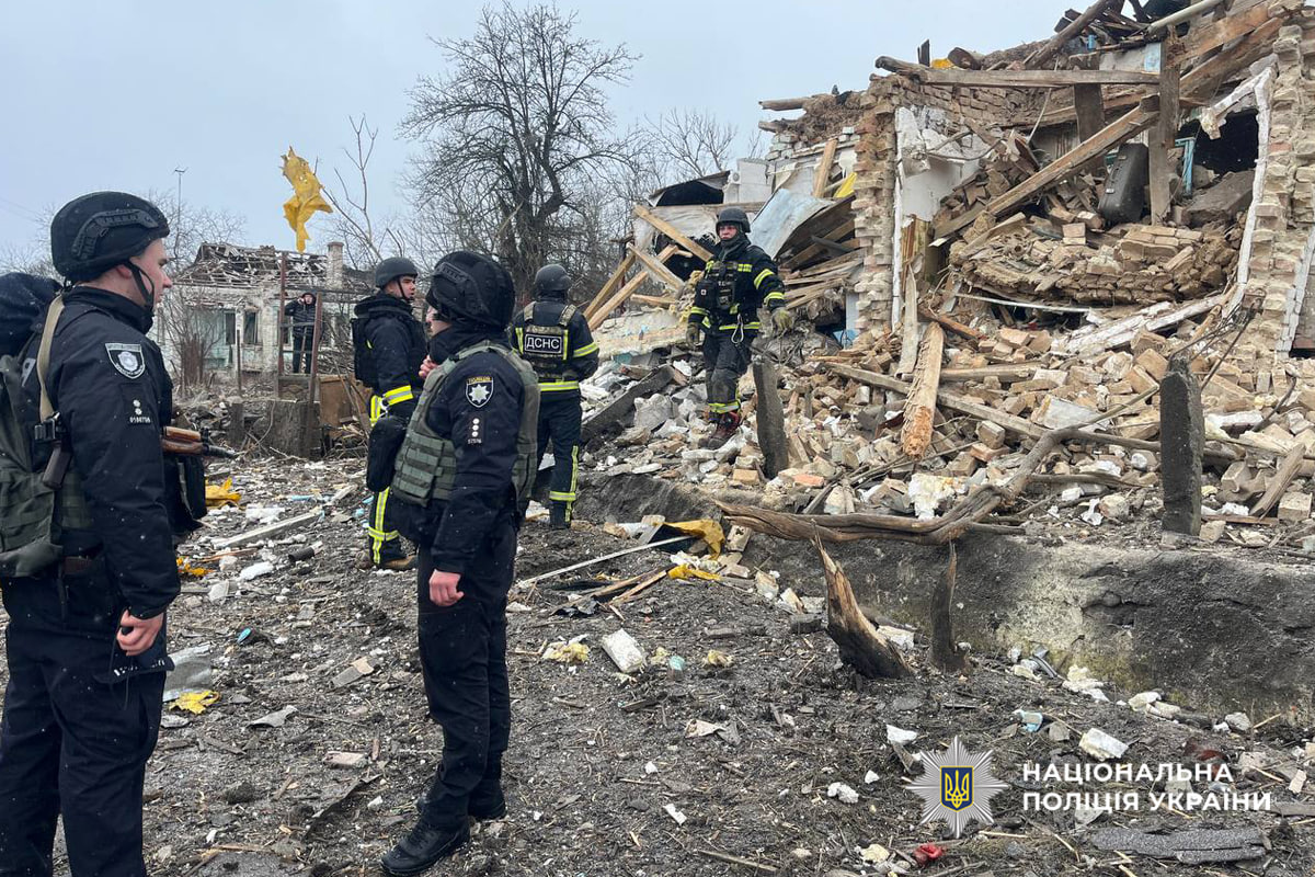 Росія вгатила ракетою по Умані, зруйновано будинки, є постраждалі: відео - фото 2