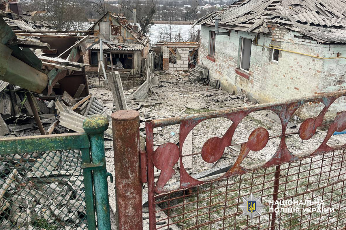 Росія вгатила ракетою по Умані, зруйновано будинки, є постраждалі: відео - фото 3