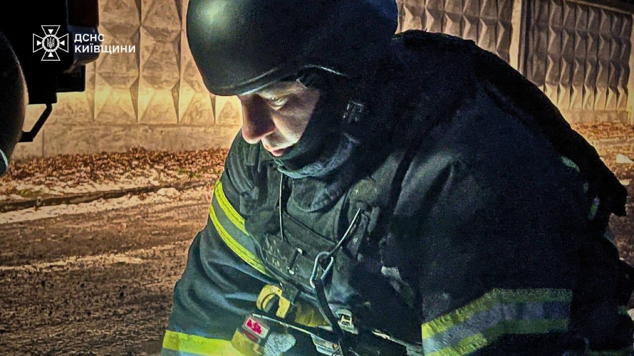 РФ завдала ударів по критичній інфраструктурі та будинках на Київщині - фото 3