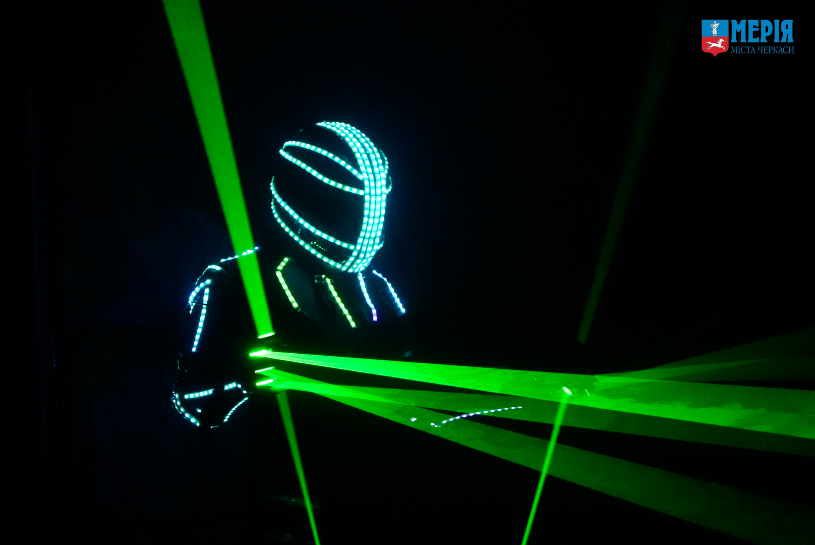 У Черкасах осучаснили концертну залу в палаці молоді - фото 4