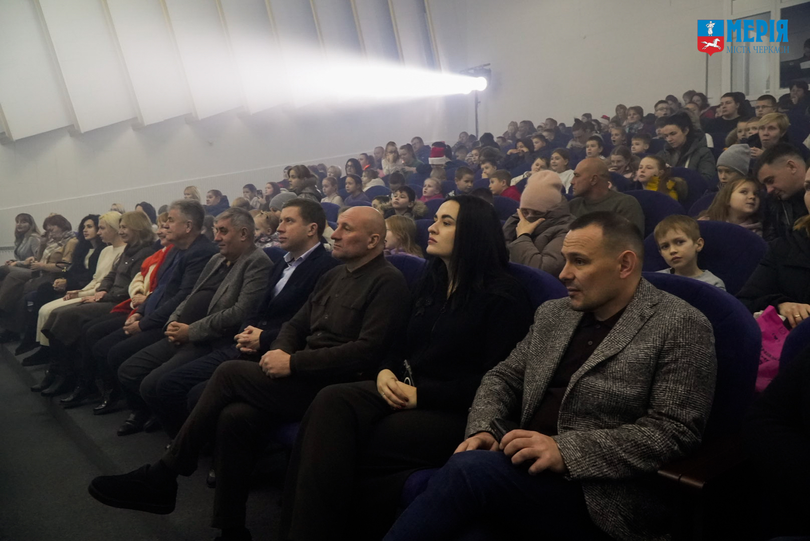 У Черкасах осучаснили концертну залу в палаці молоді - фото 2