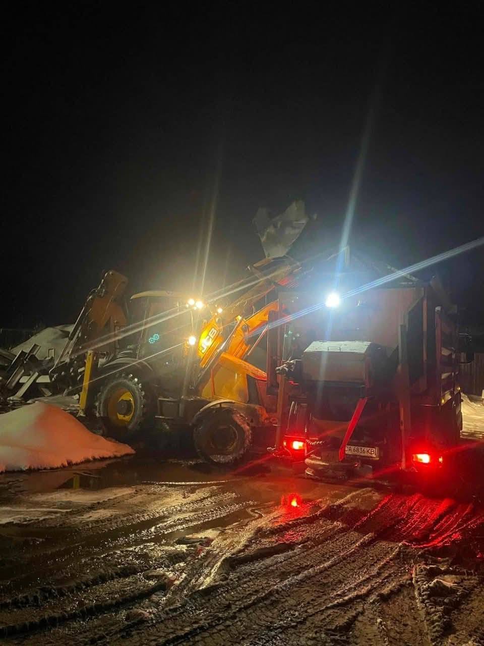 У Черкасах за ніч використали 114 тонн протиожеледної суміші - фото 3