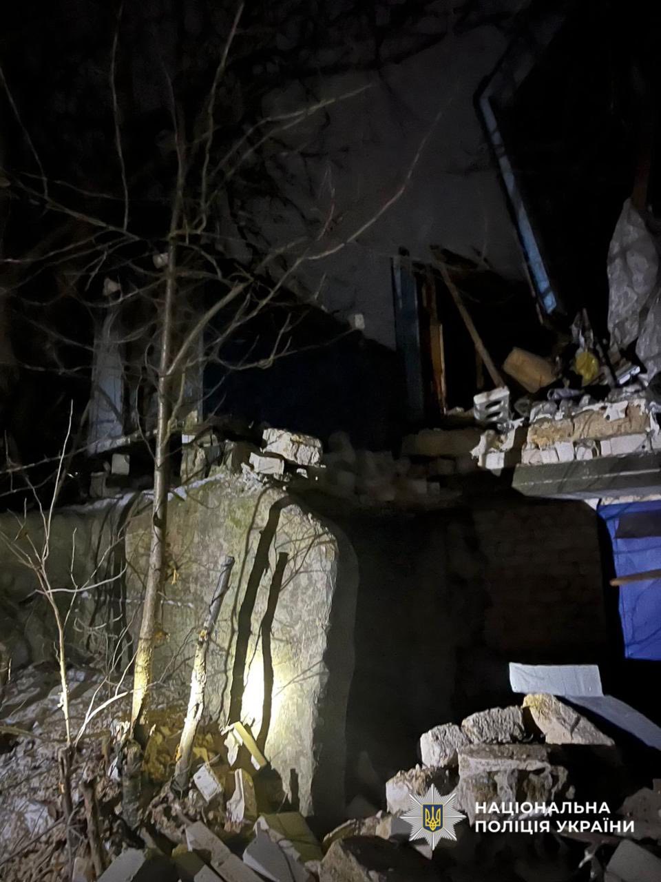 Вибухнув балон в будинку на Обухівщині: з-під завалів дістали чоловіка з опіками