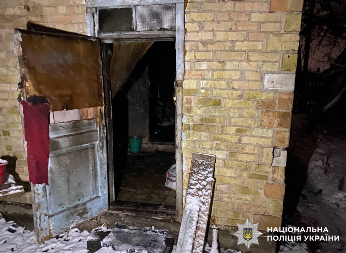Правоохоронці Київщини розслідують обставини пожежі, внаслідок якої загинула жінка - фото 2