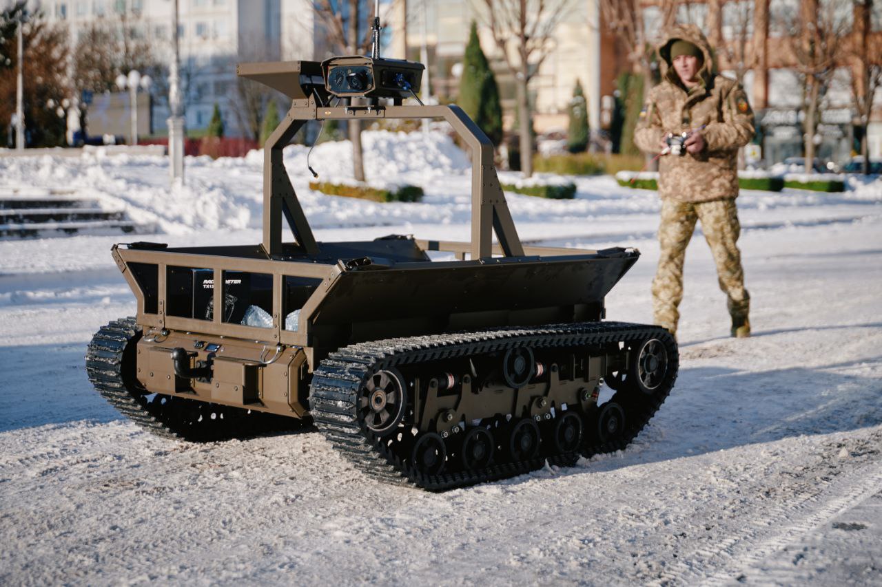 Черкащина передала новорічні подарунки для захисників