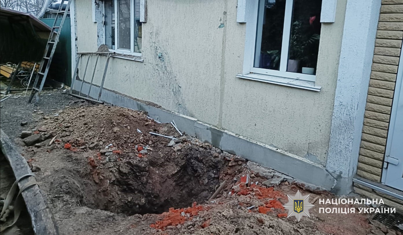 Бойова частина ракети впала біля будинку на Чернігівщині - фото 2