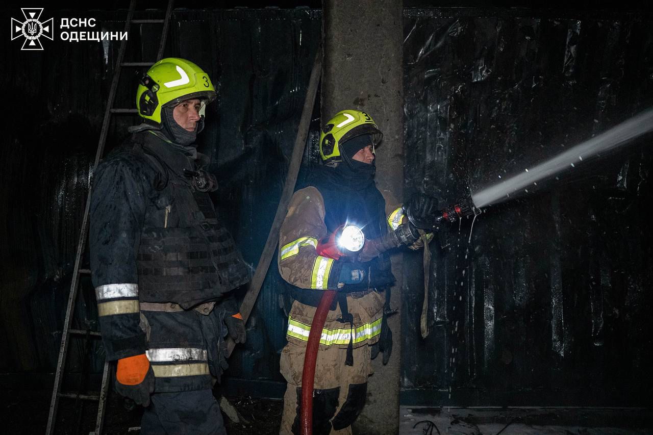 В новорічну ніч Росія завдала ударів по Одещині - фото 5