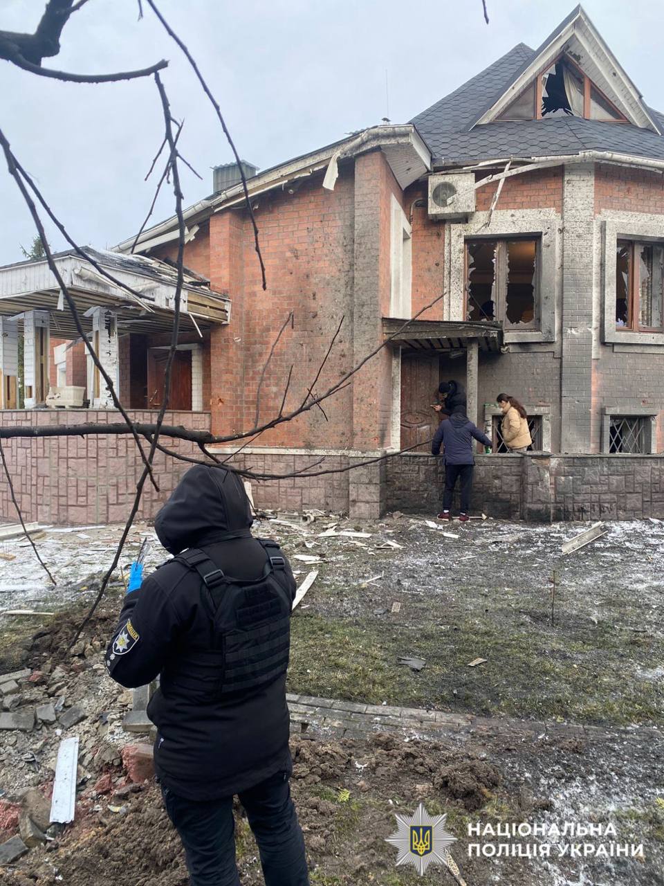 Поліція Київщини фіксує наслідки ворожої атаки