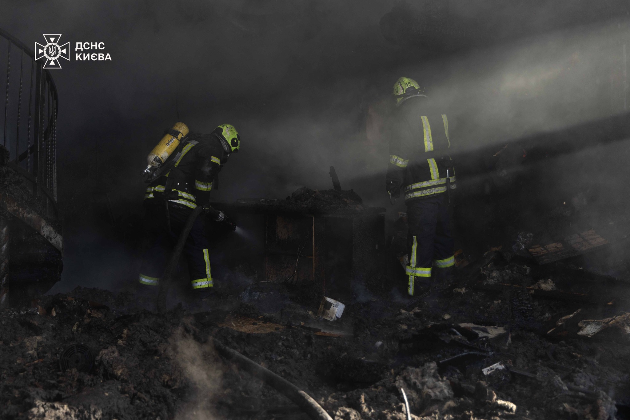 У Києві під час пожежі постраждала мати з дитиною - фото 2