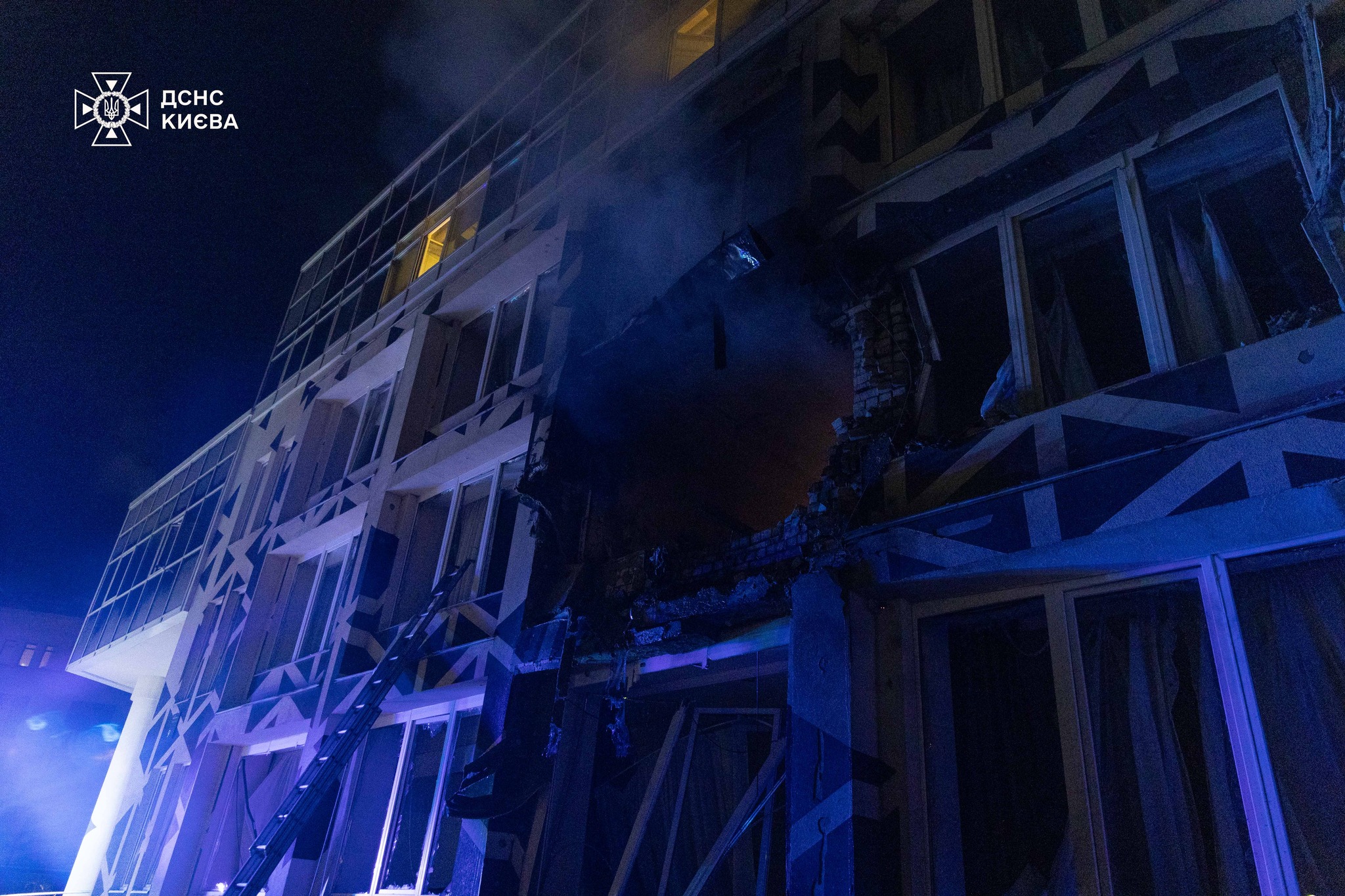 Зеленський прокоментував удар росіян по лікарні у Києві - фото 3