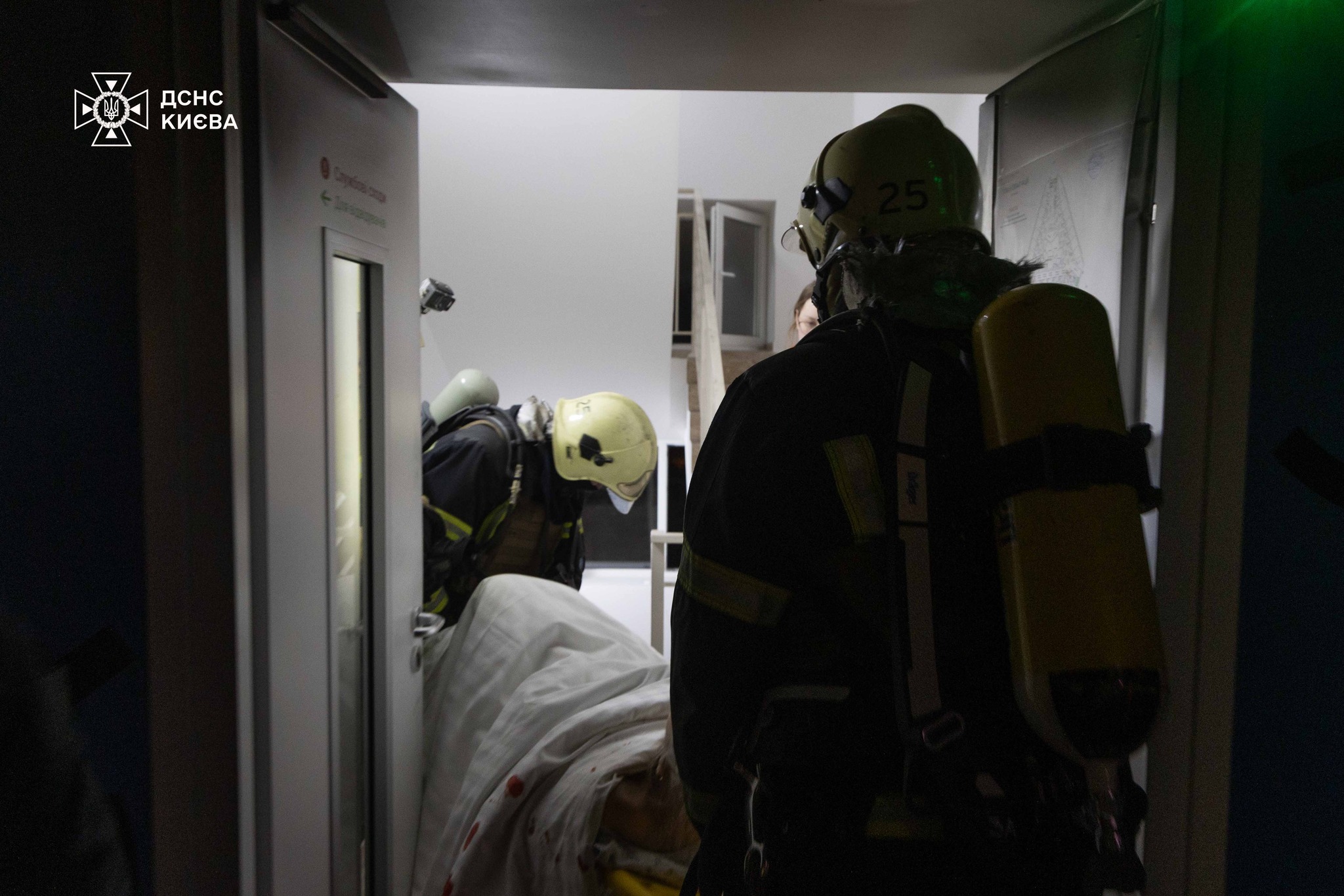 Зеленський прокоментував удар росіян по лікарні у Києві - фото 2