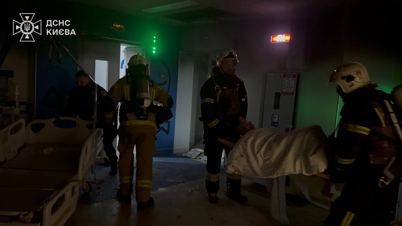 У Києві дрон влучив в приватну лікарню «Медіком» на Оболоні - фото 4