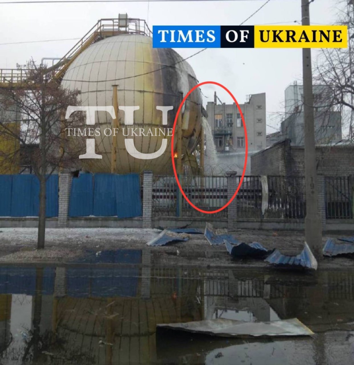 Росіяни розбомбили завод у Дніпрі, вилилося 300 тонн олії