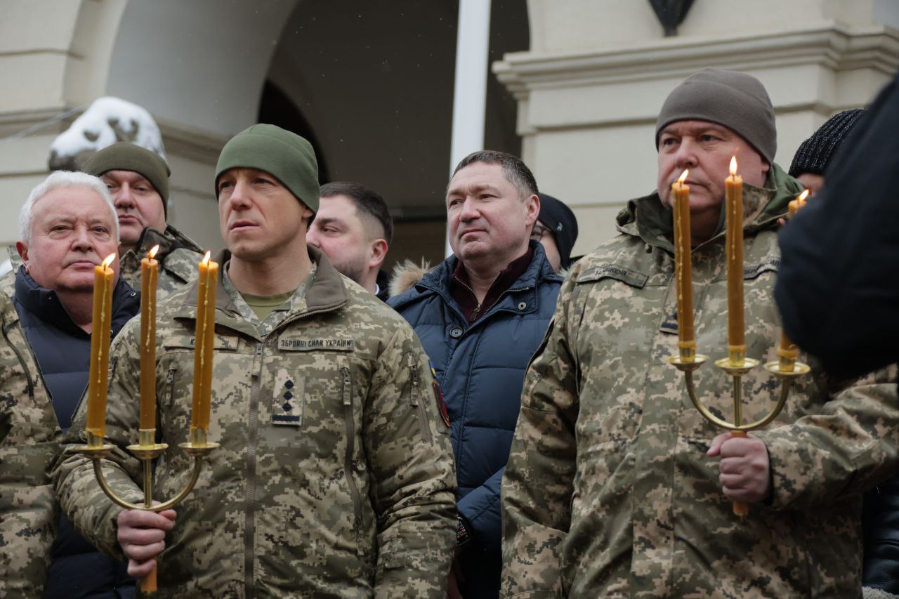 Військові капелани освятили воду на площі Ринок у Львові. Фото - фото 7