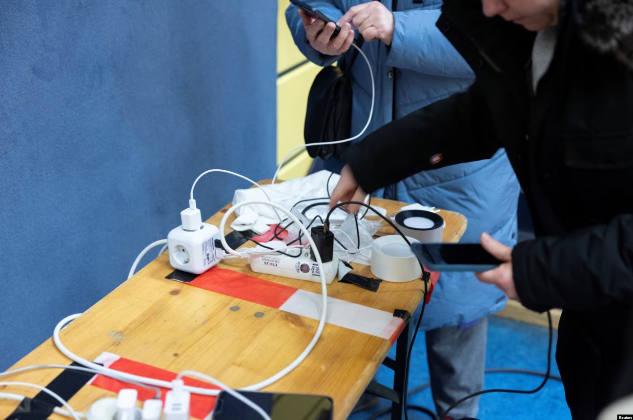 Блекаут у Берліні: українці відкрили «пункт незламності» для місцевих жителів - фото 2