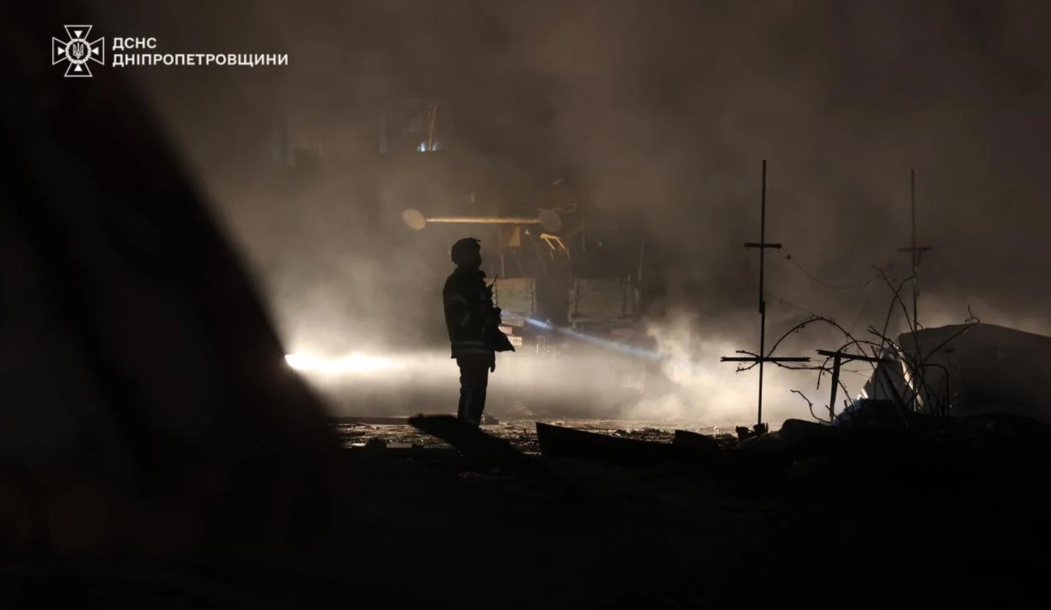 Дніпро зазнало масованого обстрілу, серед постраждалих – діти - фото 2