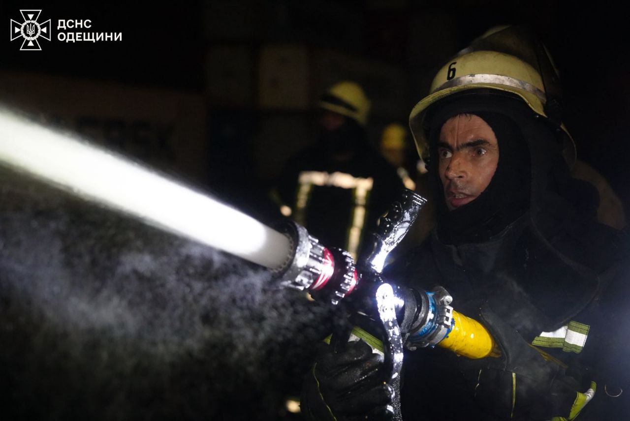 Росія вбила двох людей під час обстрілу Одещини