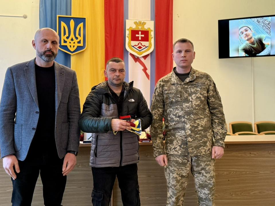 На Вінниччині передали нагороди родинам 8 полеглих воїнів - фото 12