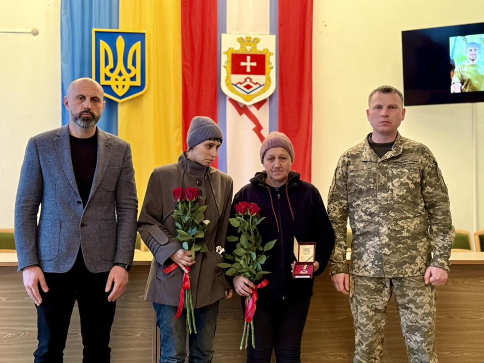 На Вінниччині передали нагороди родинам 8 полеглих воїнів - фото 20