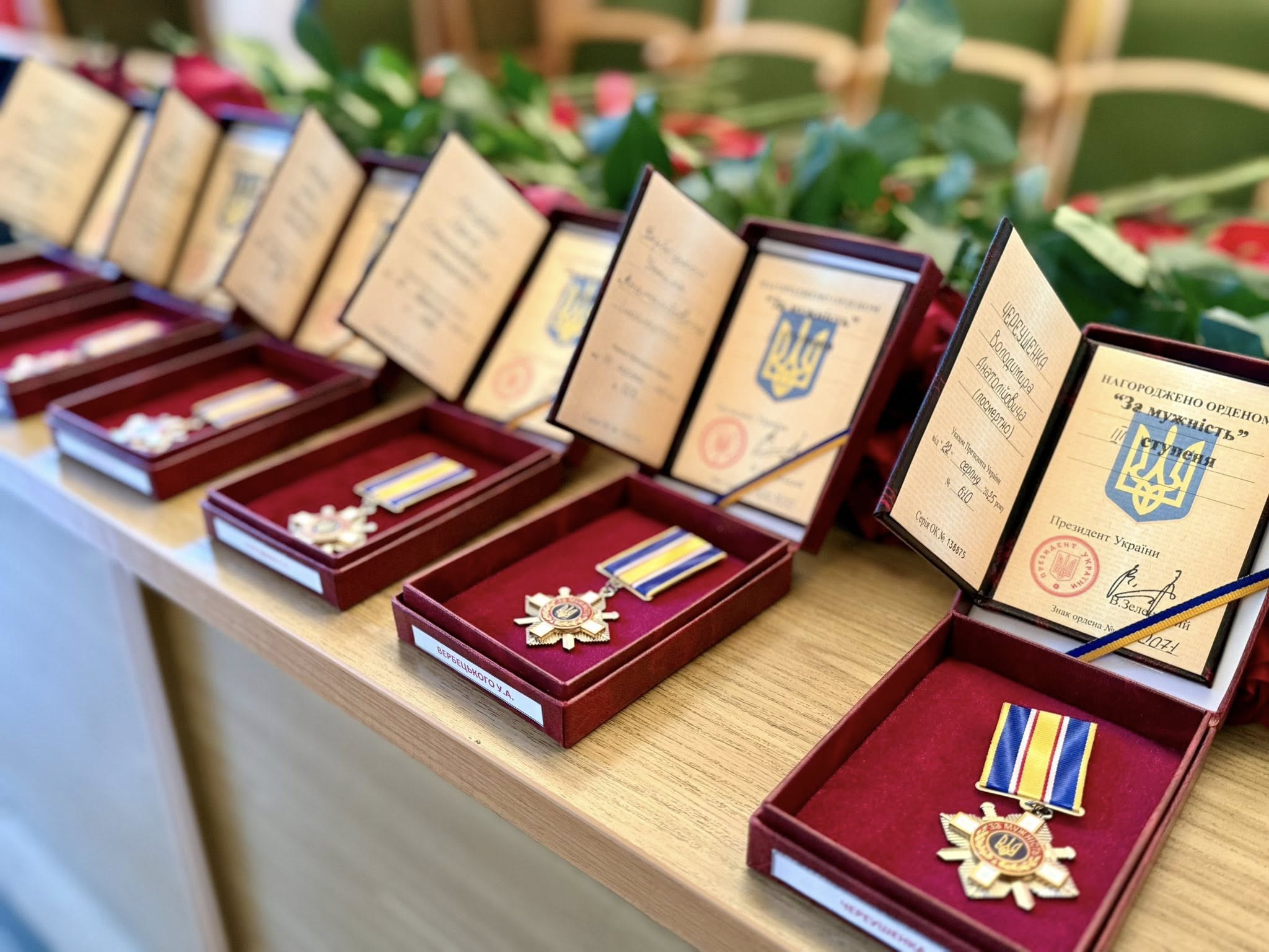 На Вінниччині передали нагороди родинам 8 полеглих воїнів - фото 7