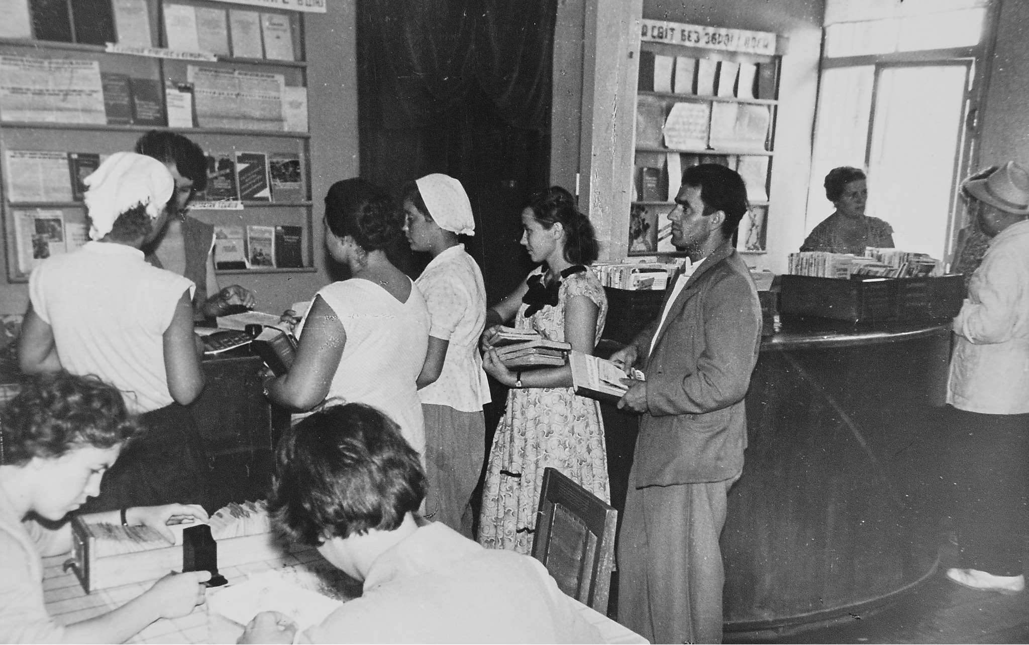 В краєзнавчому музеї показали маловідомі світлини Черкас