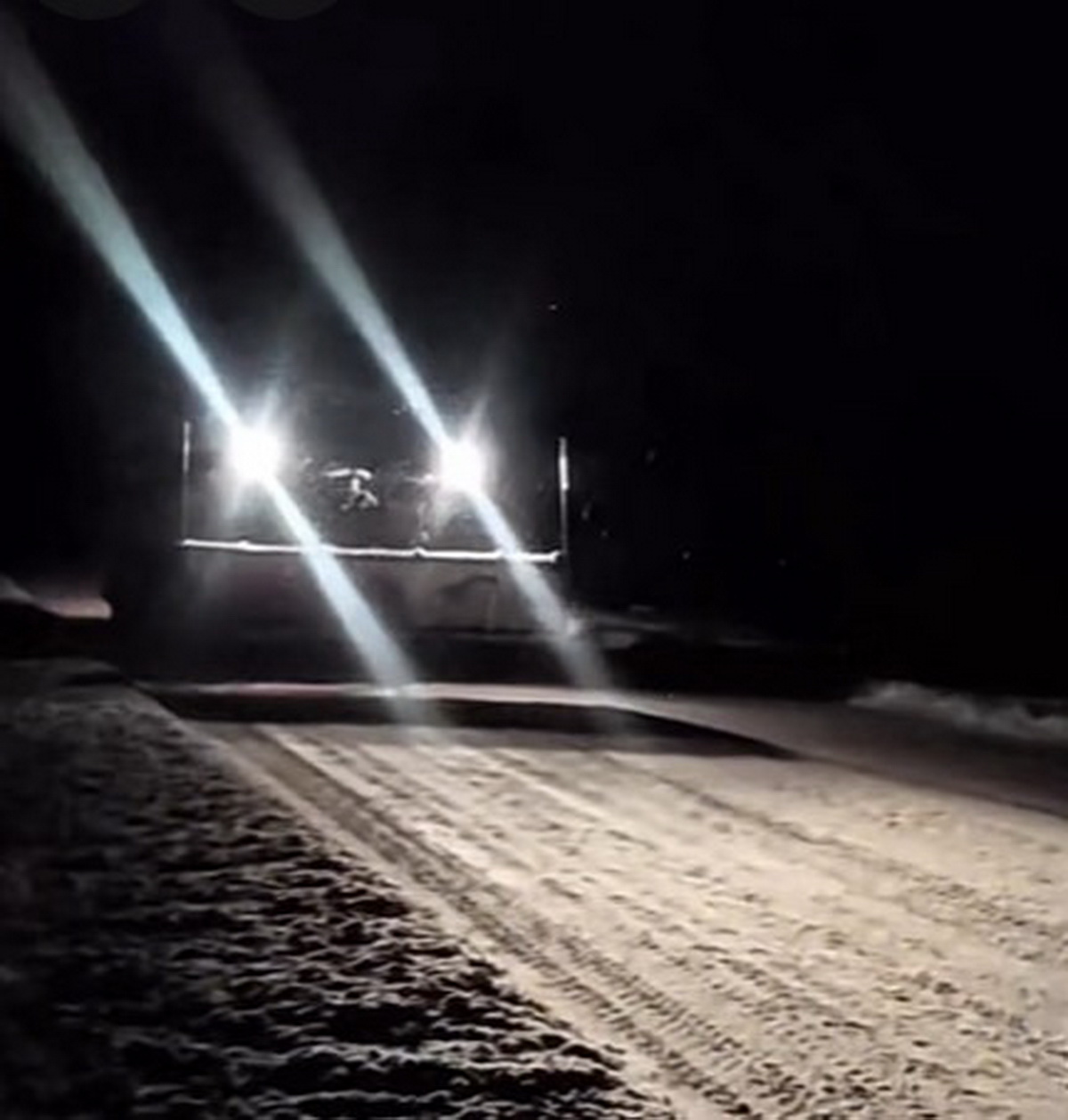 На дорогах Вінниччини утворились перемети, але проїзд забезпечено - фото 2