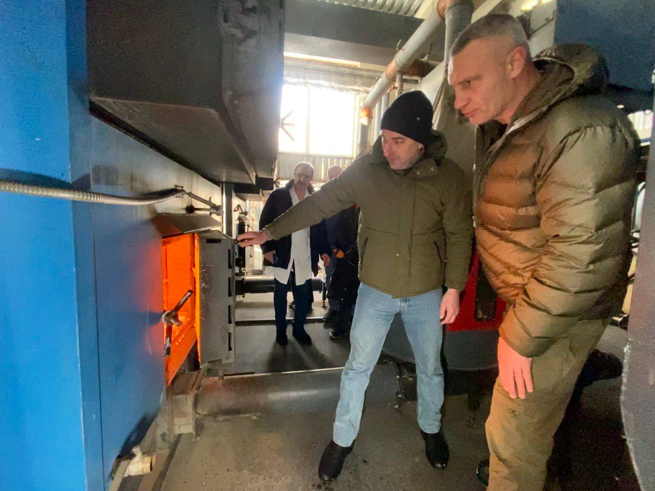 Кличко відвідав велику опорну лікарню та провідав постраждалих внаслідок атаки РФ - фото 2