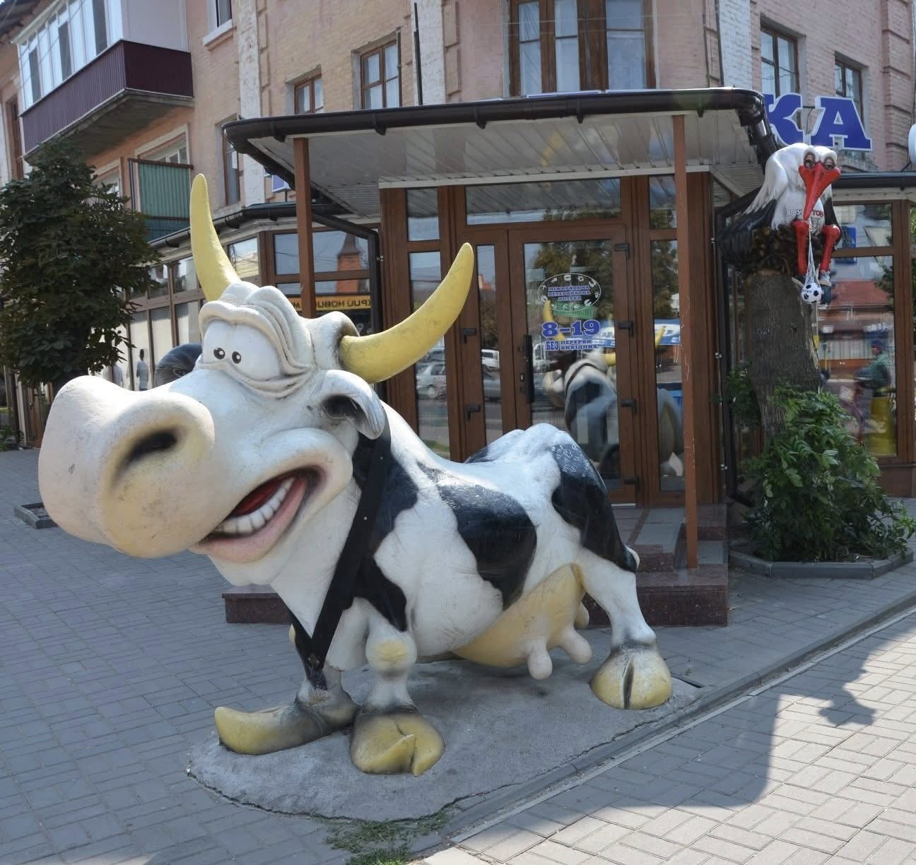 Воїн та автор артоб'єкта «Я люблю Вінницю» зробив скульптуру коня зі снігу - фото 8