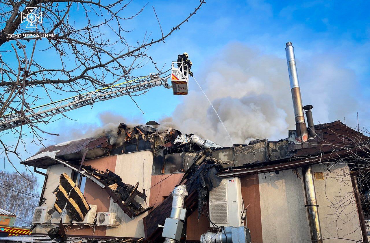 Горів торговий центр у Черкаській області - фото 2