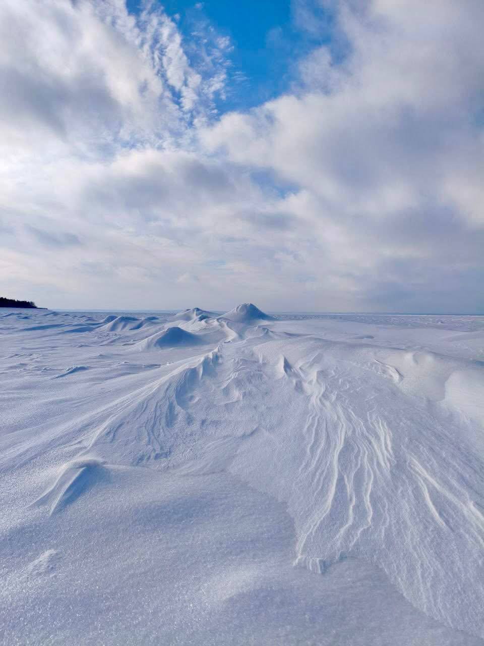 В мережі показали казкові кадри із засніженого Київського моря - фото 3
