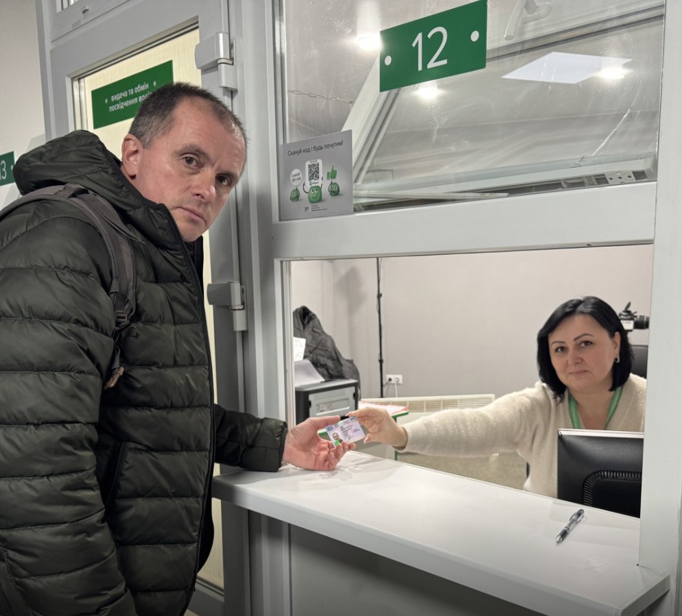 Ветеран, який втратив ногу на війні, навчався у автошколі на Черкащині, щоб сісти за кермо