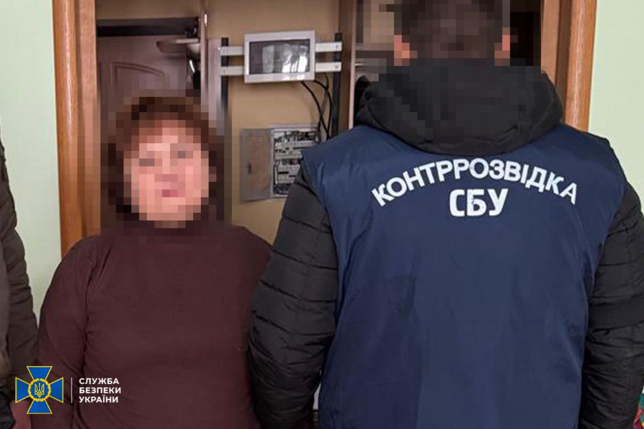 СБУ затримала у Києві колаборантку, яка впроваджувала «освітні стандарти» рф в Криму