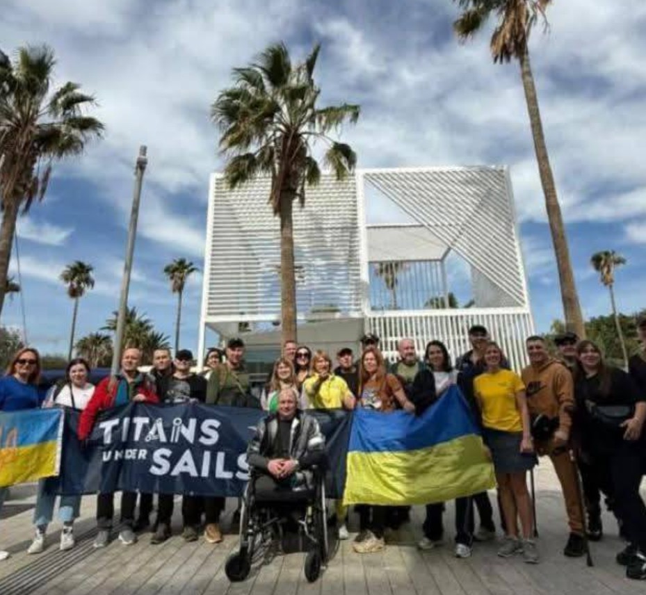 Черкаські ветерани, які втратили кінцівки, вчаться керувати вітрильниками в Атлантичному океані