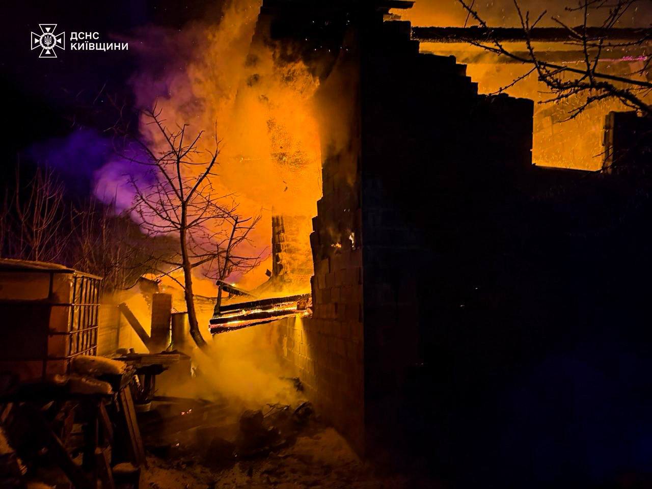 Троє дітей та їх батько постраждали, мати загинула – наслідки пожежі у Дмитрівці