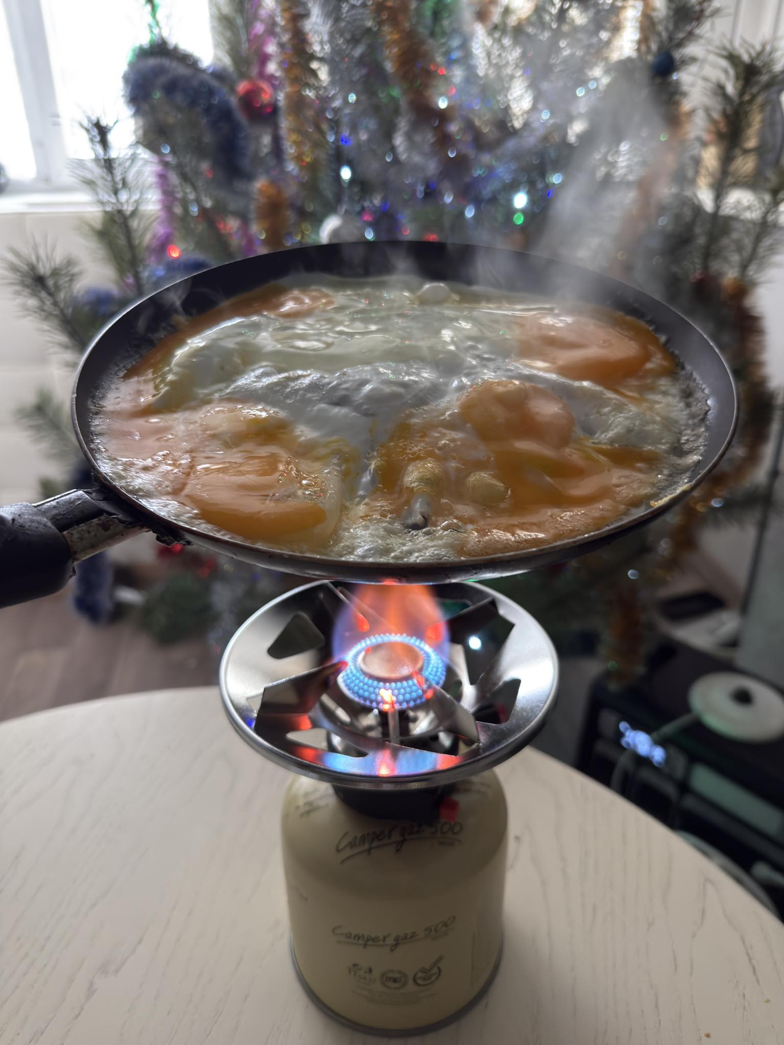 Що та як готують кияни без світла та як обігрівають квартири - фото 2